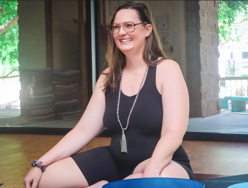 Tara Cutner teaching yoga class at spirit of yoga